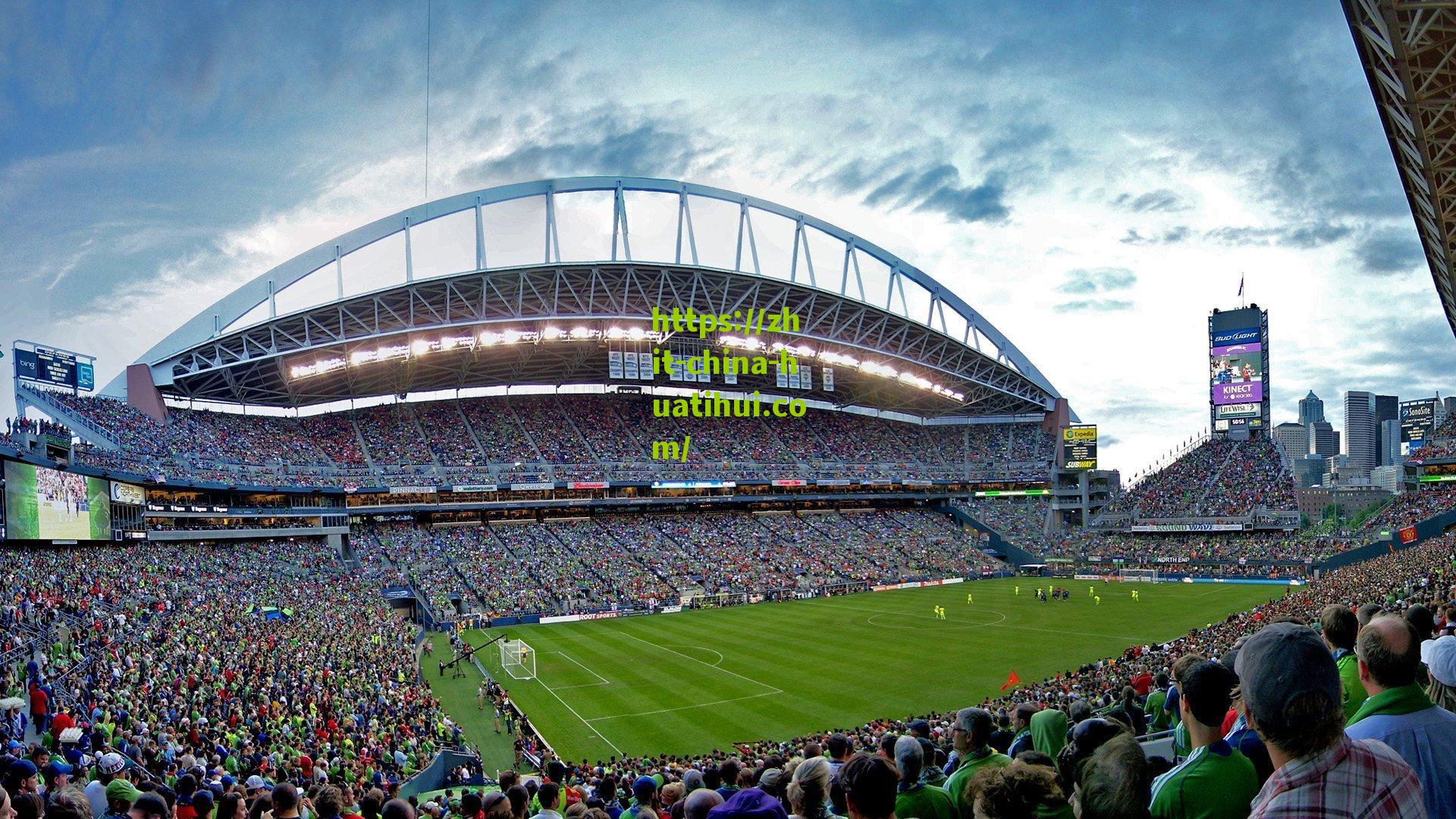 半场战报,西海岸主场2-1领先十人河南,戴维森内尔松联袂破门,迈达纳染红离场